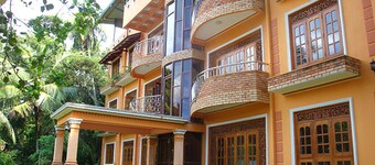 Mount House Hotel