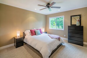 2 chambres, fer et planche à repasser, Wi-Fi gratuit, draps fournis