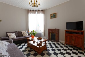 Televisión y reproductor de DVD 