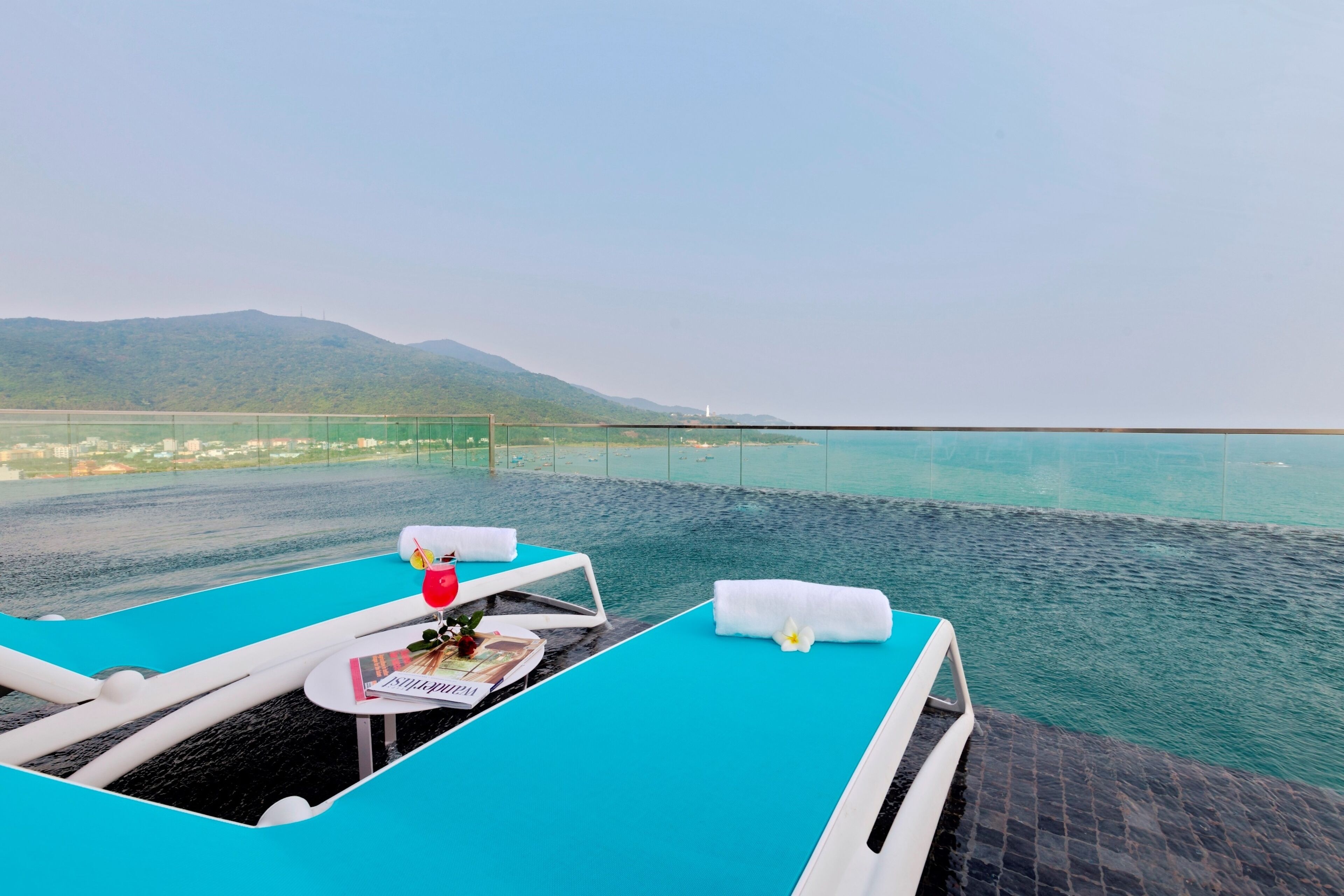 outdoor pool, open 8:00 am to 9:30 pm, pool umbrellas, pool loungers