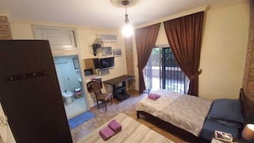Double Room, Garden View | Peralatan tempat tidur premium, katil Select Comfort, bar mini