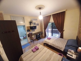 Habitación doble, vistas al jardín | Ropa de cama de alta calidad, colchones Select Comfort, minibar