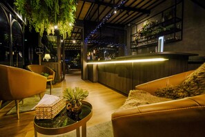 Bar (on property) - U Sabai Hotel (Bangkok)