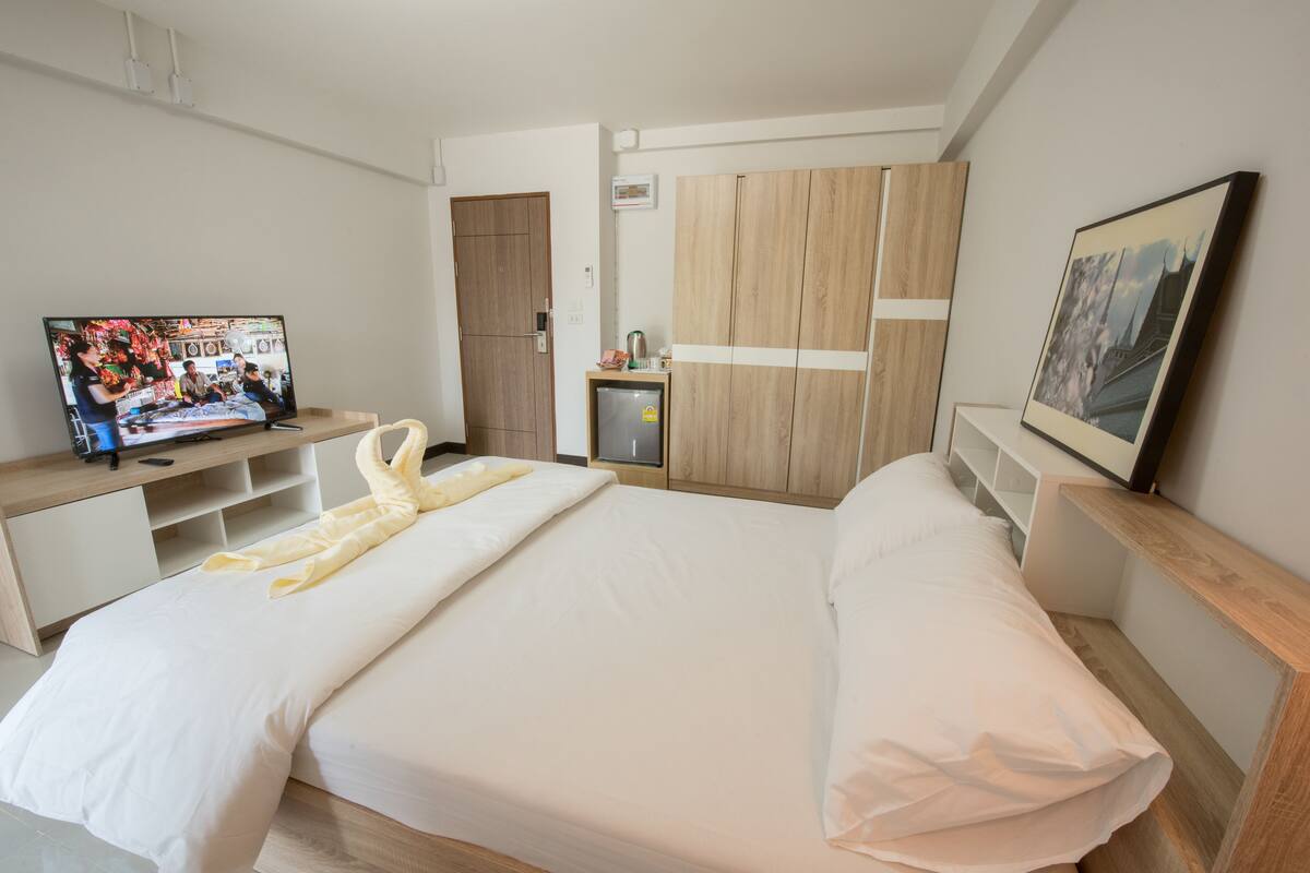 Frigobar, escrivaninha, cortinas blackout, Wi-Fi de cortesia