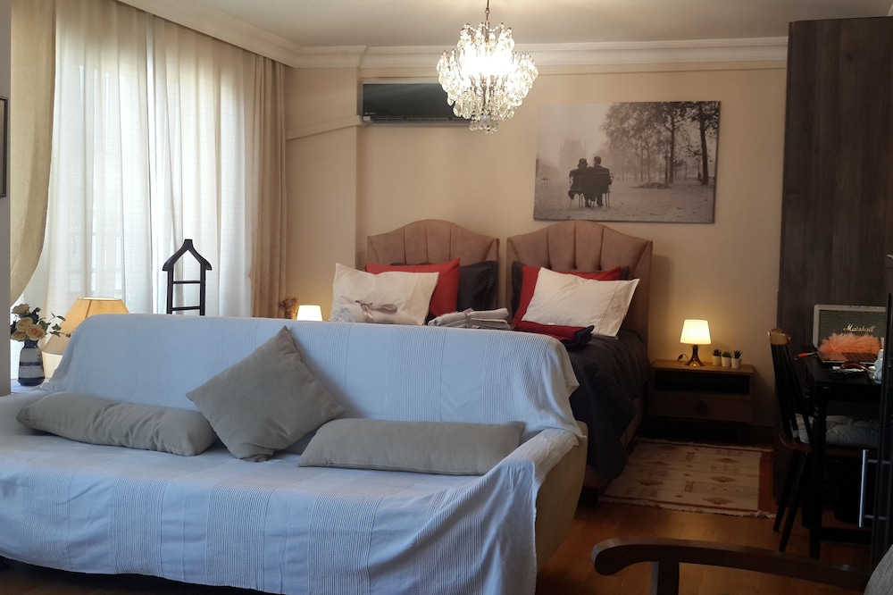 Suite room. In the elite district of Kadikoy.