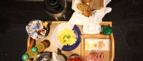 Petit déjeuner servi en supplément