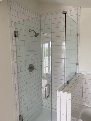 Bathtub, hair dryer, towels