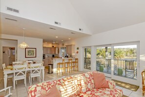 TV, DVD player, books - Spacious 3 bedroom, 3 full bath home on the 8th Green! Sleeps 8-10 (Bald Head Island)