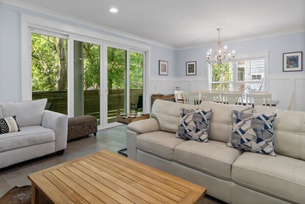 Smart TV, DVD player