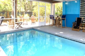 A heated pool - Gated community, close to beach, heated pool, golf cart available to rent (Hilton Head Island)