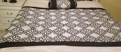 2 bedrooms, in-room safe, iron/ironing board, WiFi