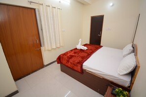 Blackout curtains, soundproofing - Hotel Kashi Khand (Varanasi)