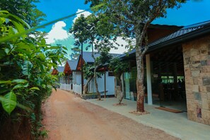 Property grounds - Tina Nature Villa (Ella)