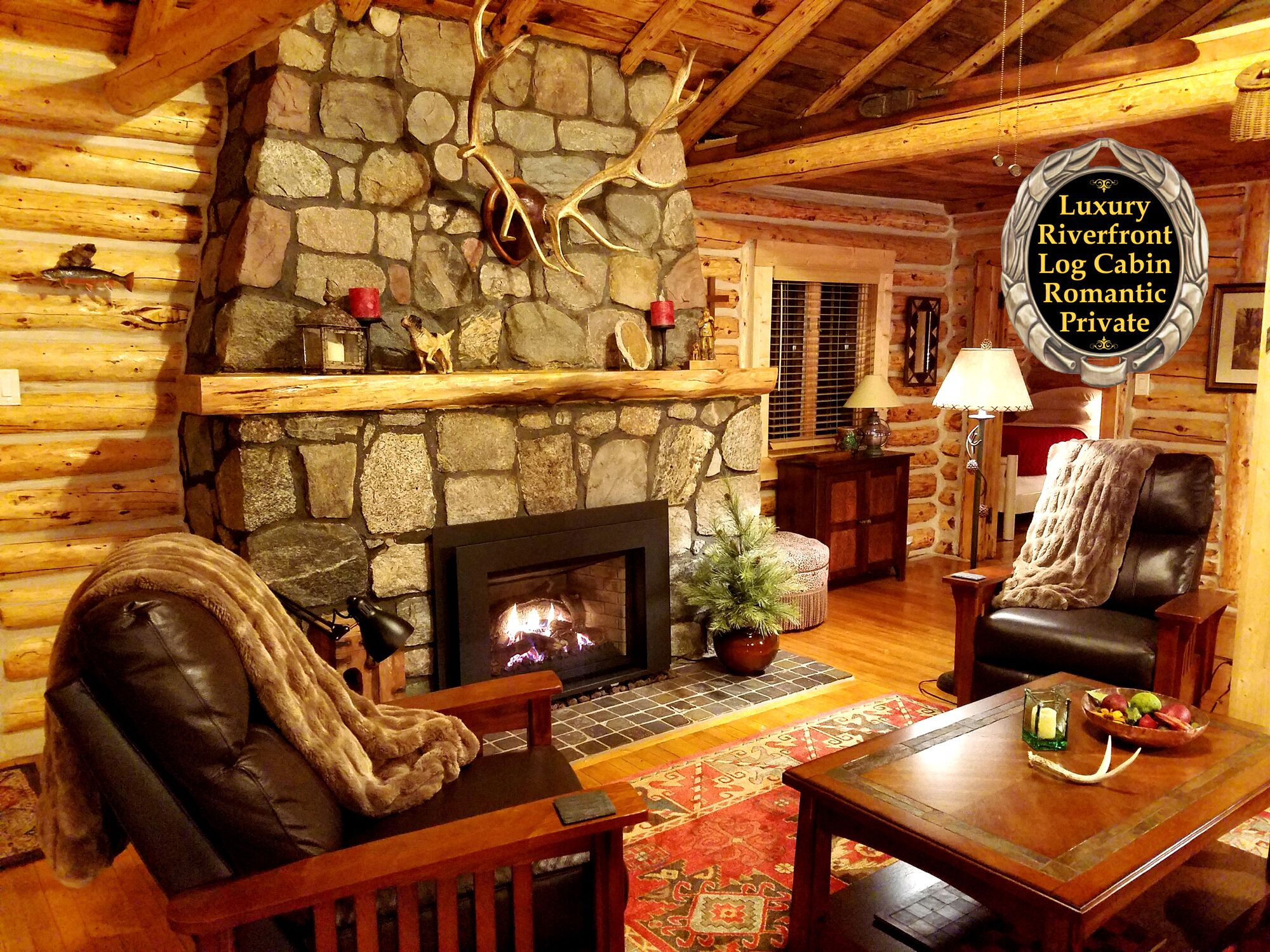 Luxury Riverfront Log Cabin - SIMPLY MAGICAL - Romantic Getaway