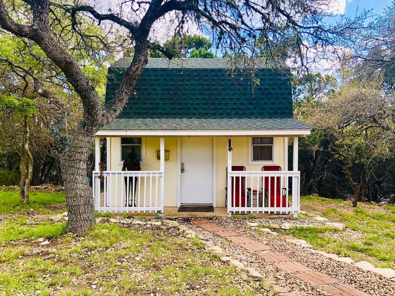 Oak Crest Haus between New Braunfels and Canyon Lake