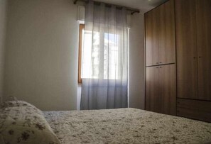 2 camere, ferro/asse da stiro