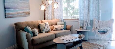 TV, DVD player, books, stereo