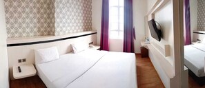 Standard Double Room | Escrivaninha, Wi-Fi de cortesia, roupa de cama