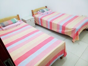 Twin Room, River View (Mainland China Citizen Only) | Premium bedding, free WiFi, bed sheets