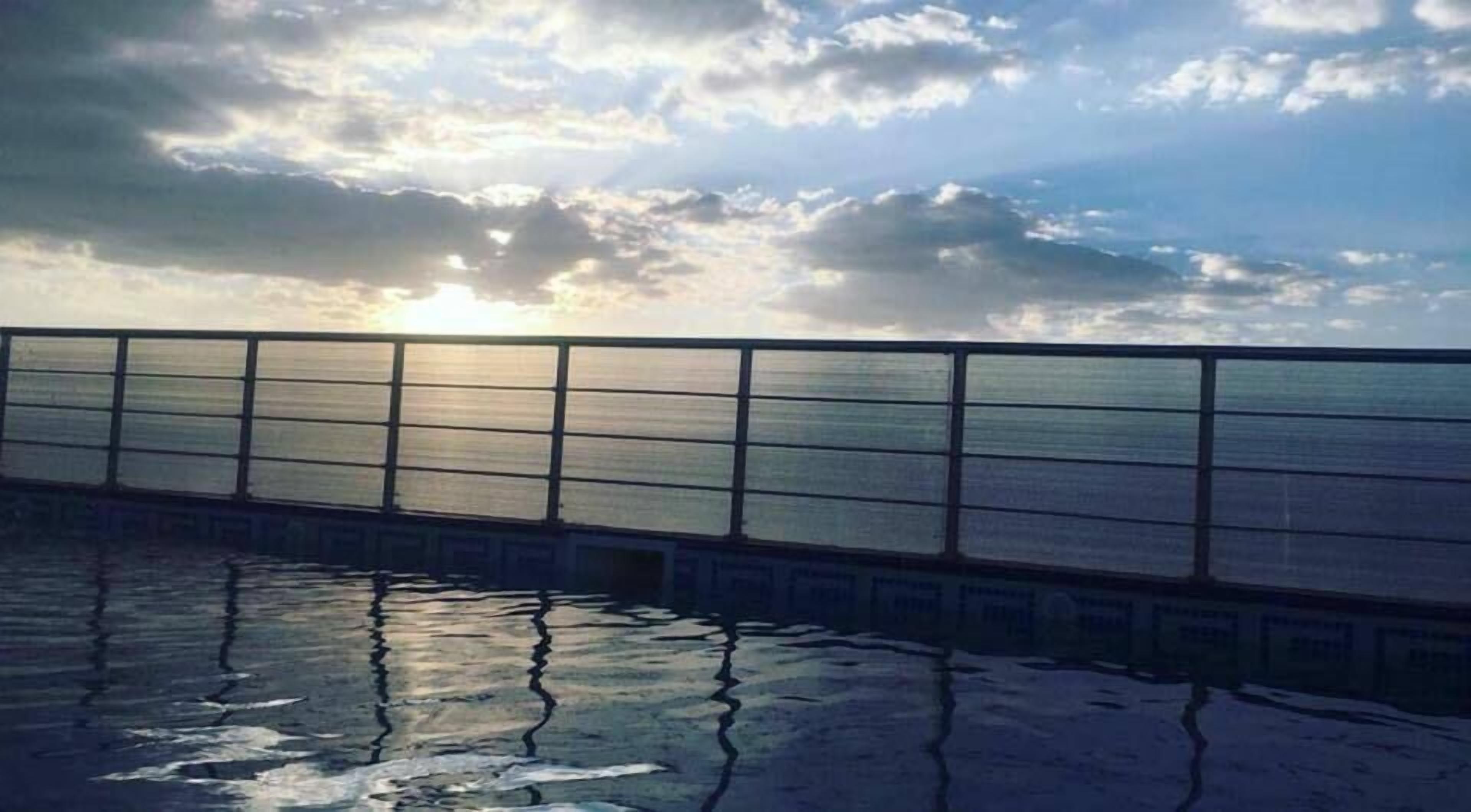 Seasonal outdoor pool, pool umbrellas, sun loungers