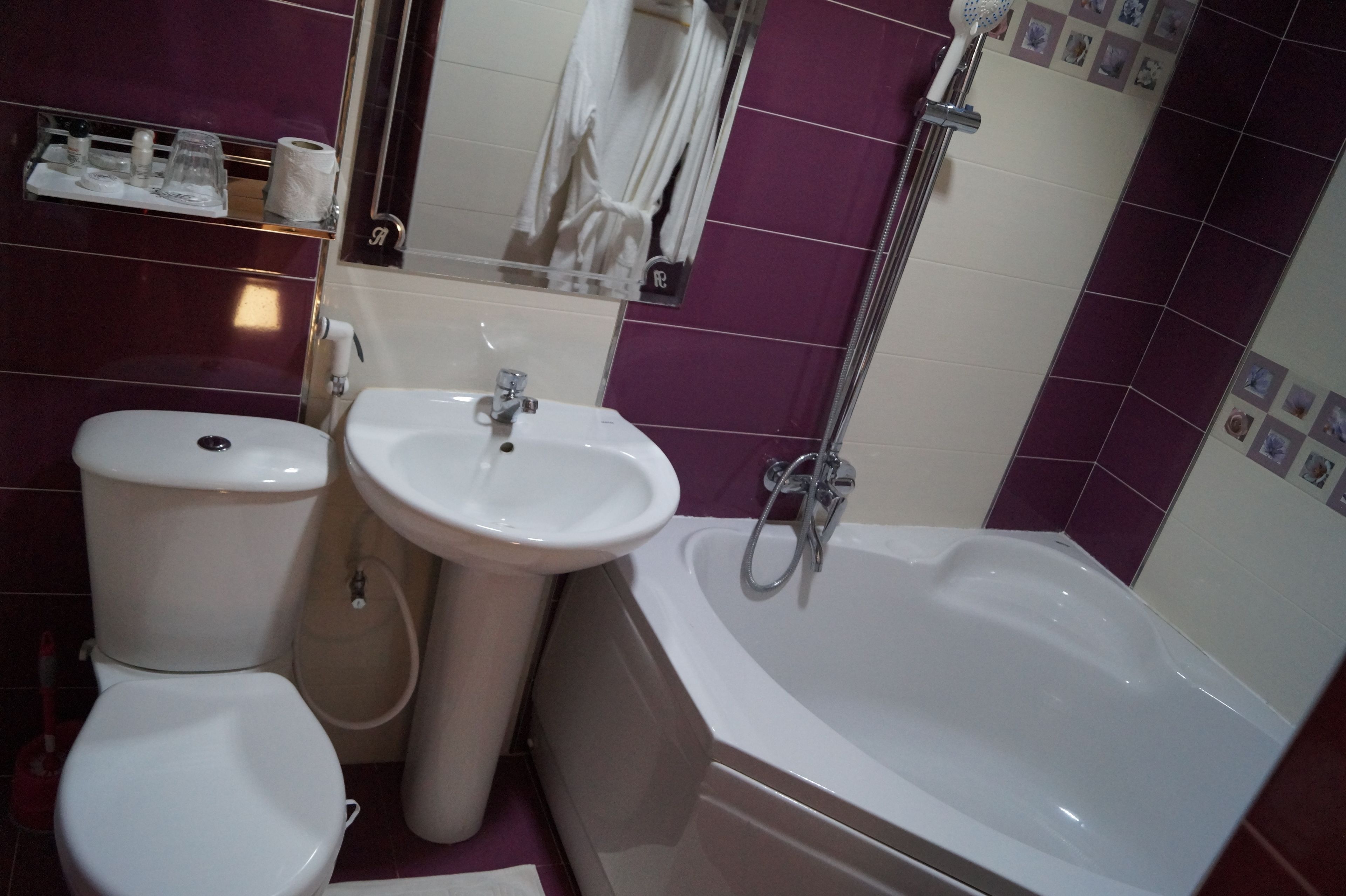 suite | bathroom | free toiletries, hair dryer, slippers, towels