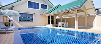 Pratumnak Pool Villa tanzanite