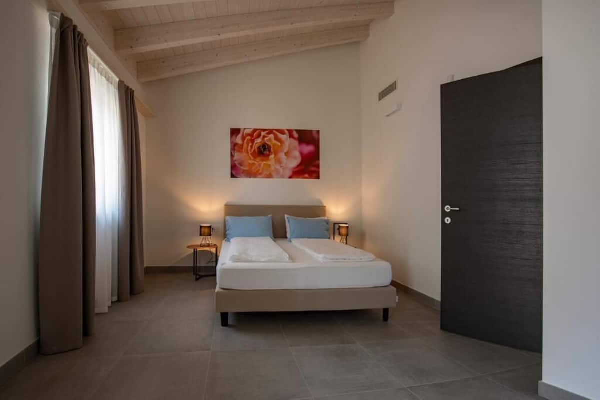 Superior Room | 1 bedroom, in-room safe, blackout drapes, bed sheets