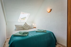 2 chambres, fer et planche à repasser, Wi-Fi, draps fournis