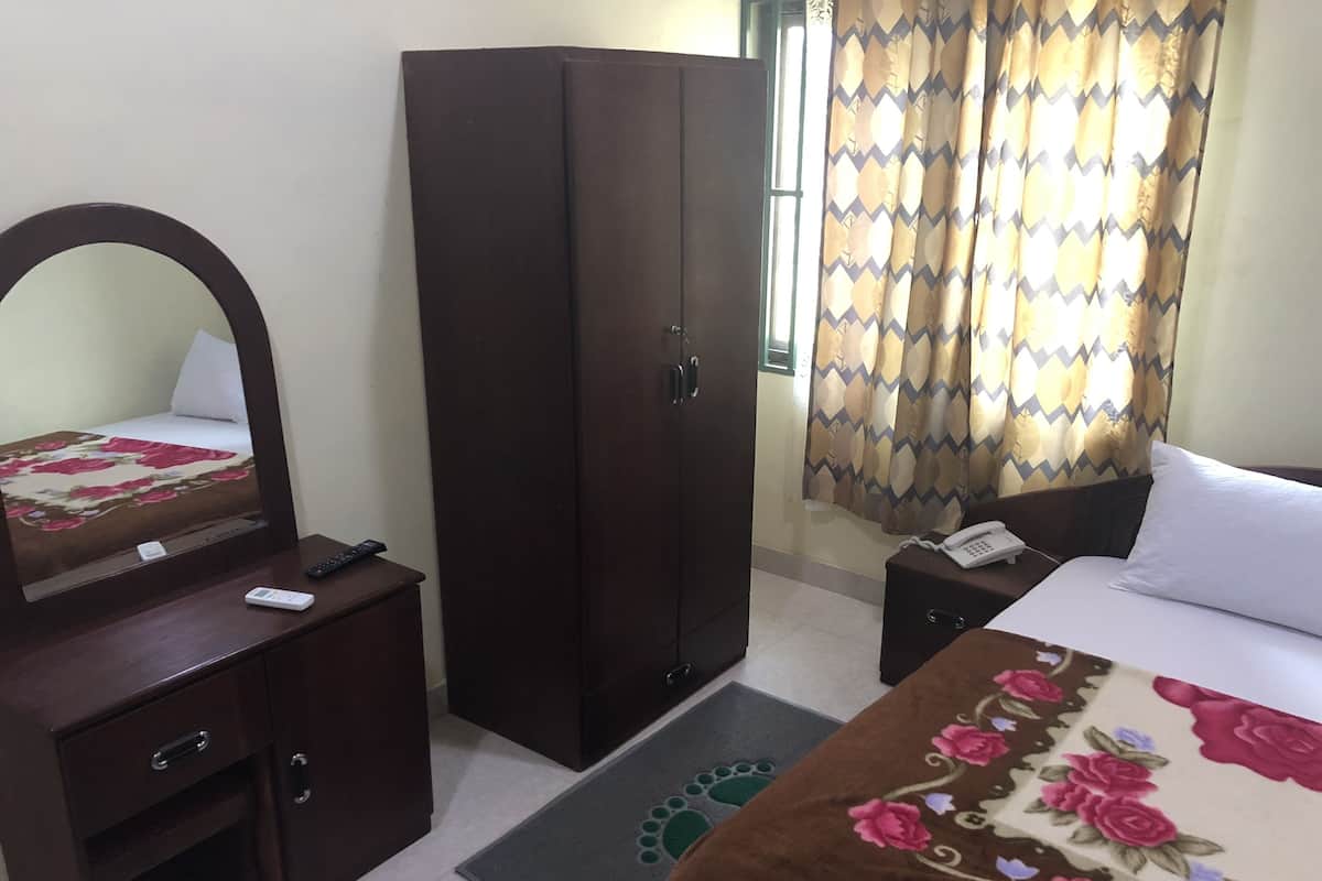8 habitaciones, ropa de cama de alta calidad y cortinas blackout