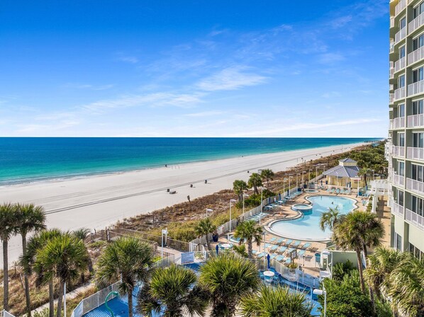 Lämmitetty uima-allas