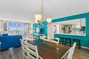 Dining - XPLORIE ACTIVITIES & LINENS INCLUDED*! Views of the ocean, bay and city skyline. (Ocean City)