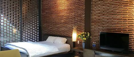 Desk, blackout curtains, iron/ironing board, free WiFi