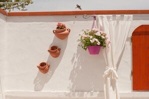 تفاصيل الفندق من الخارج