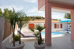 Terrace/patio - Greek Villa- Apartment with swimming pool (Villasimius)