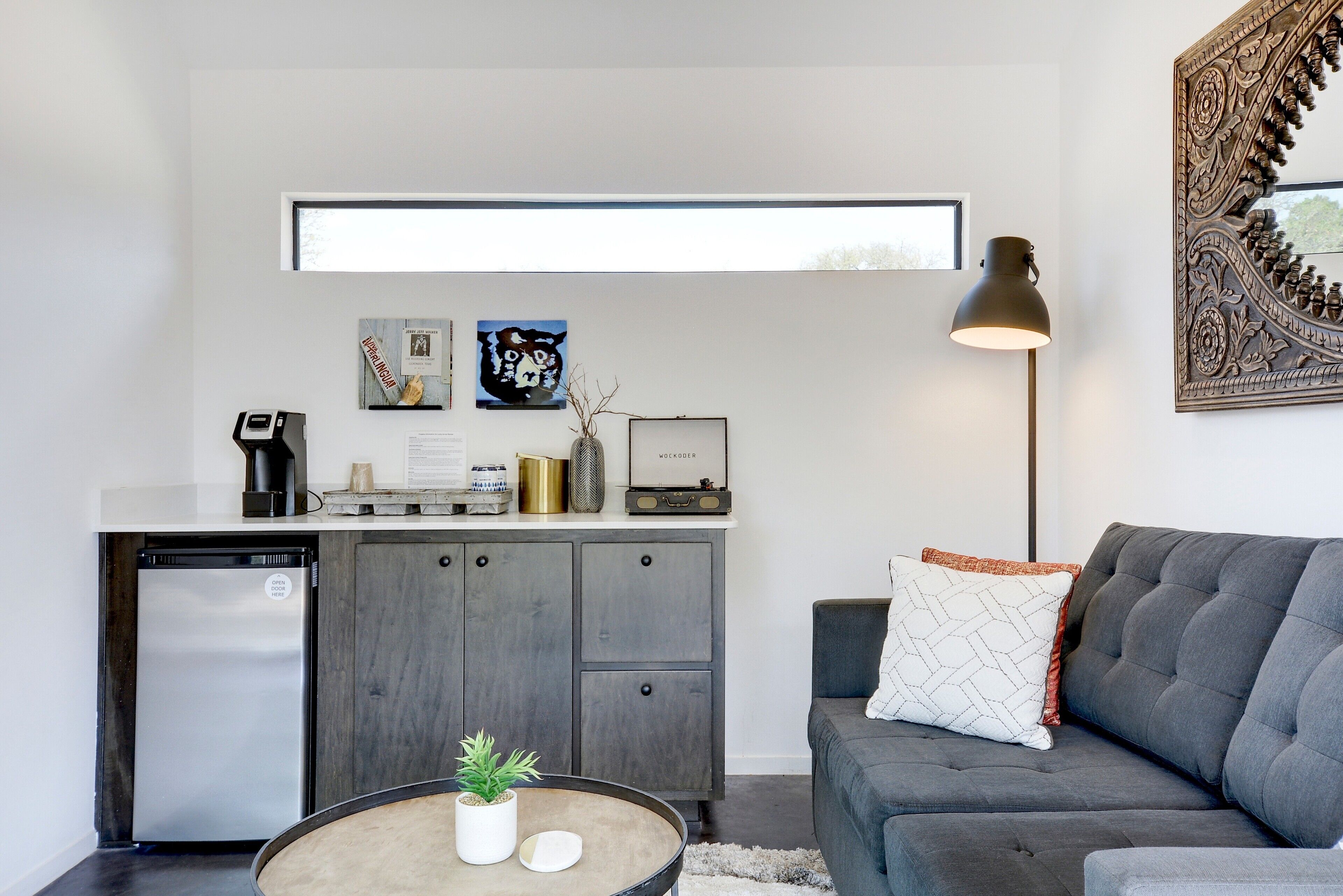 room, 1 queen bed with sofa bed (porch) | individually decorated, individually furnished, iron/ironing board