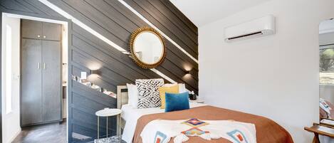 Standard Cabin, 1 Queen Bed with Sofa bed (Breezeway)