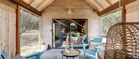 Cabane Standard, 1 grand lit et 1 canapé-lit (Breezeway)