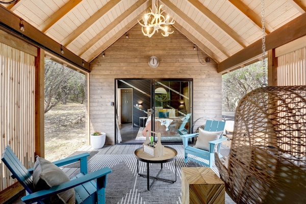 Standard Cabin, 1 Queen Bed with Sofa bed (Breezeway)