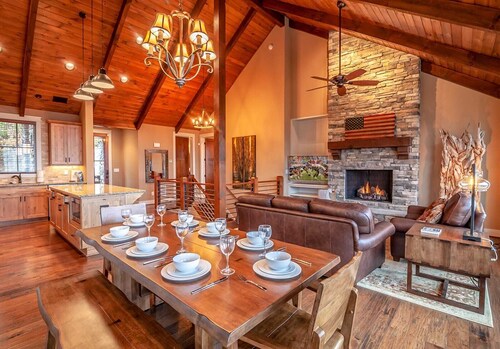 Mountain Cottage with Club Amenities