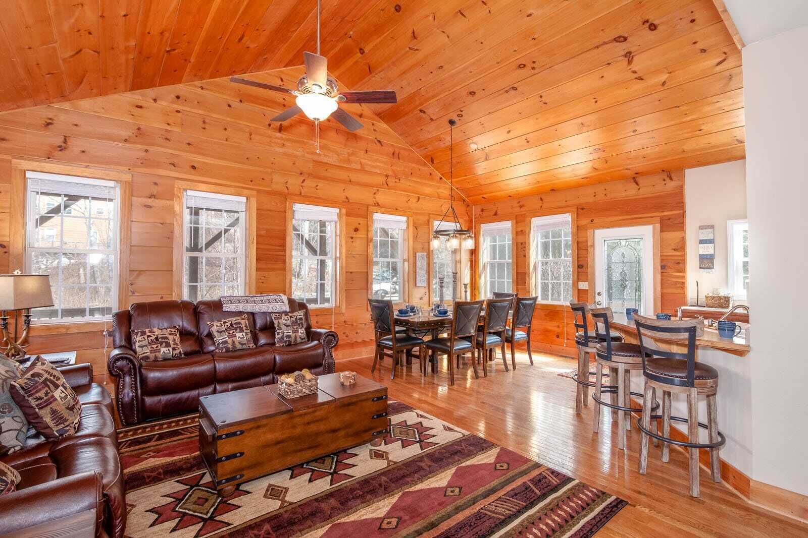 Mountain-Style Cabin Just Above Boone