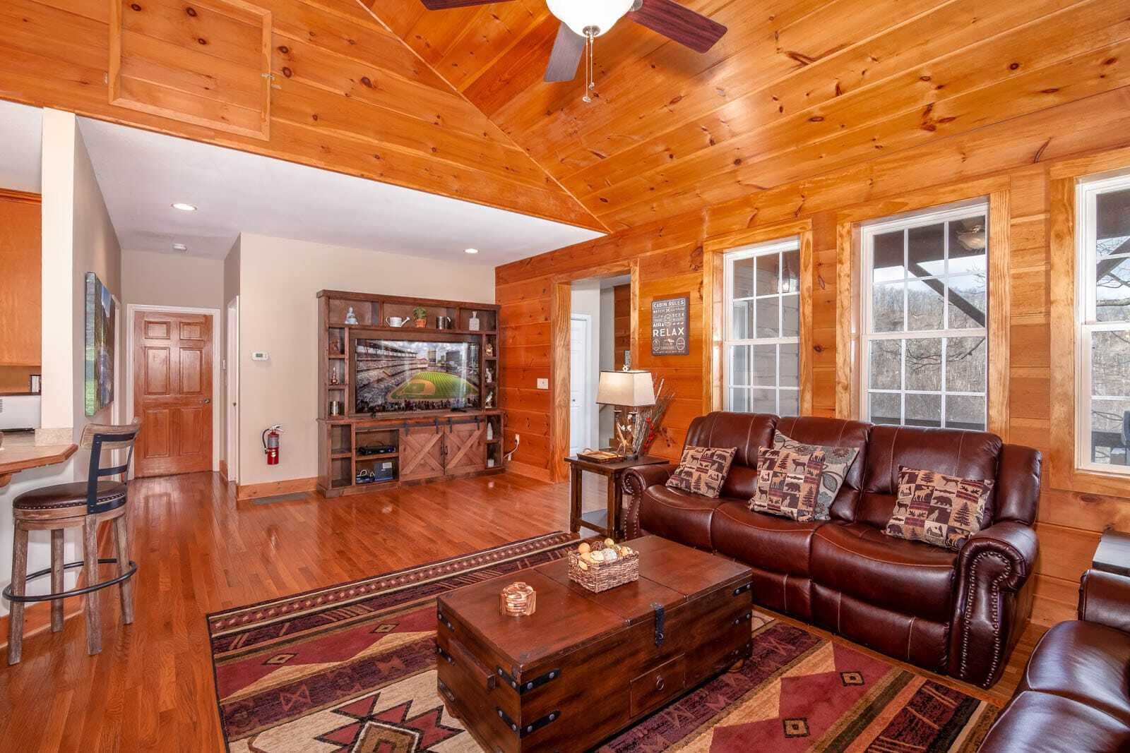 Mountain-Style Cabin Just Above Boone