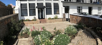 Almorah hotel