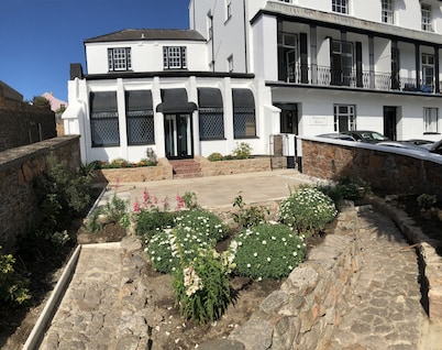 Almorah hotel