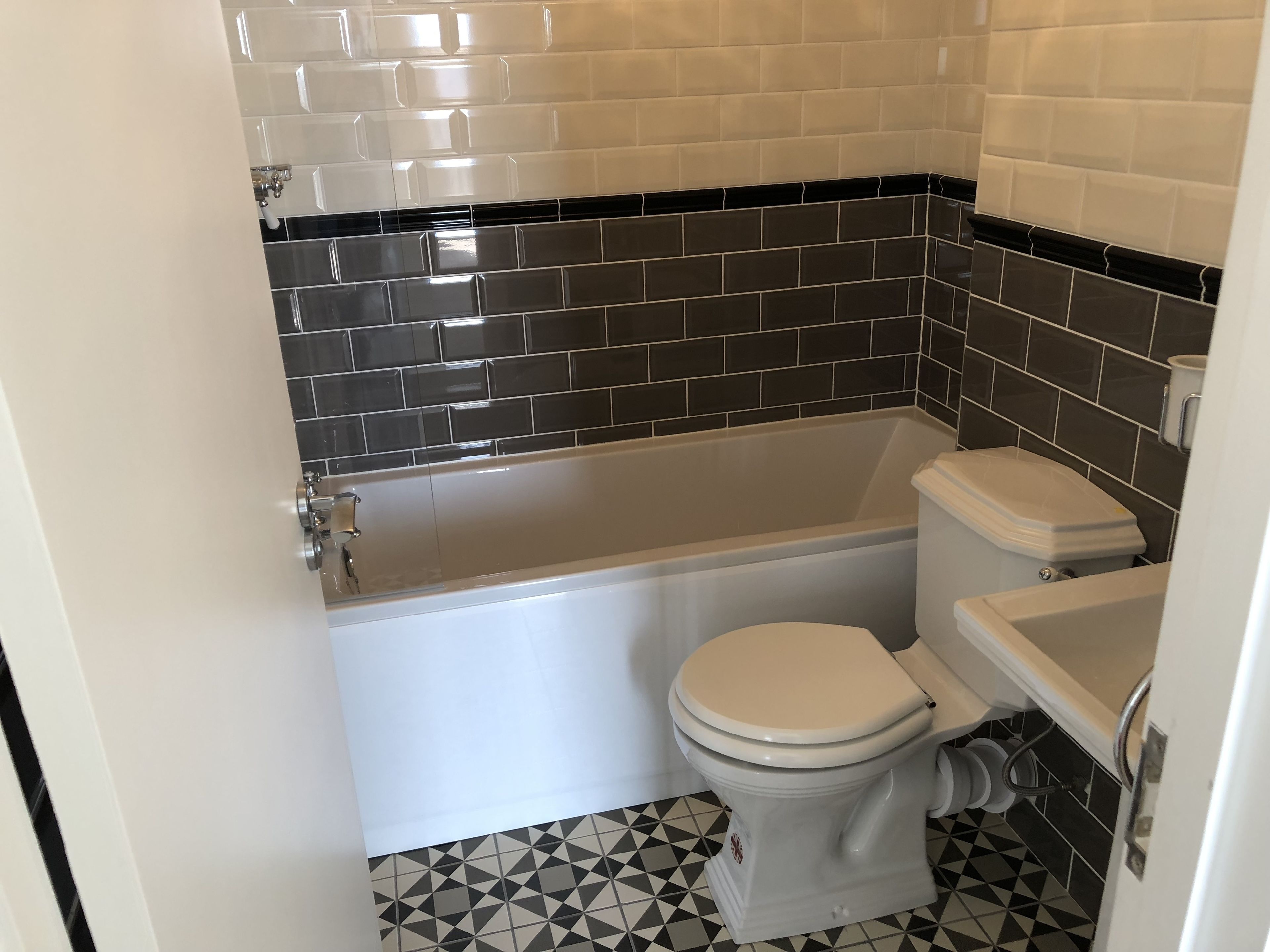 standard double room, non smoking | bathroom | free toiletries, hair dryer, towels