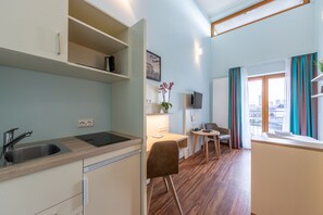 Single Room | In-room safe, desk, blackout drapes, soundproofing - Trip Inn Residence City Center (Frankfurt)