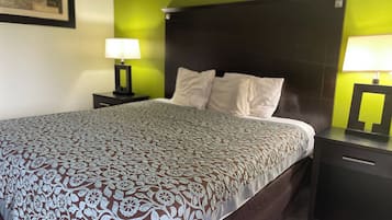 Dilengkapi dengan perabotan berbeda-beda dan kedap suara