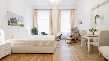 5 bedrooms, desk, iron/ironing board, free WiFi