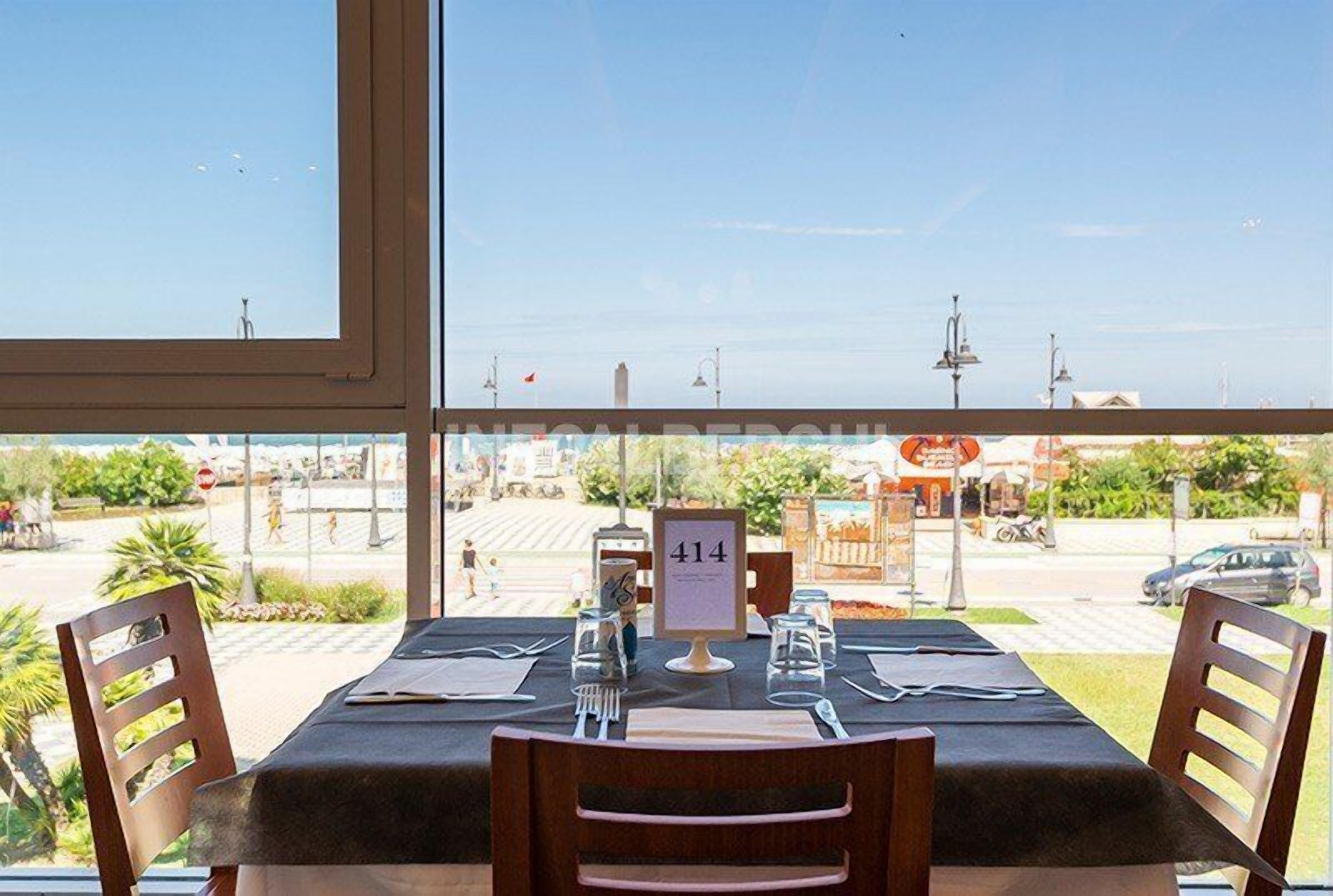 Lunch and dinner served, Italian cuisine