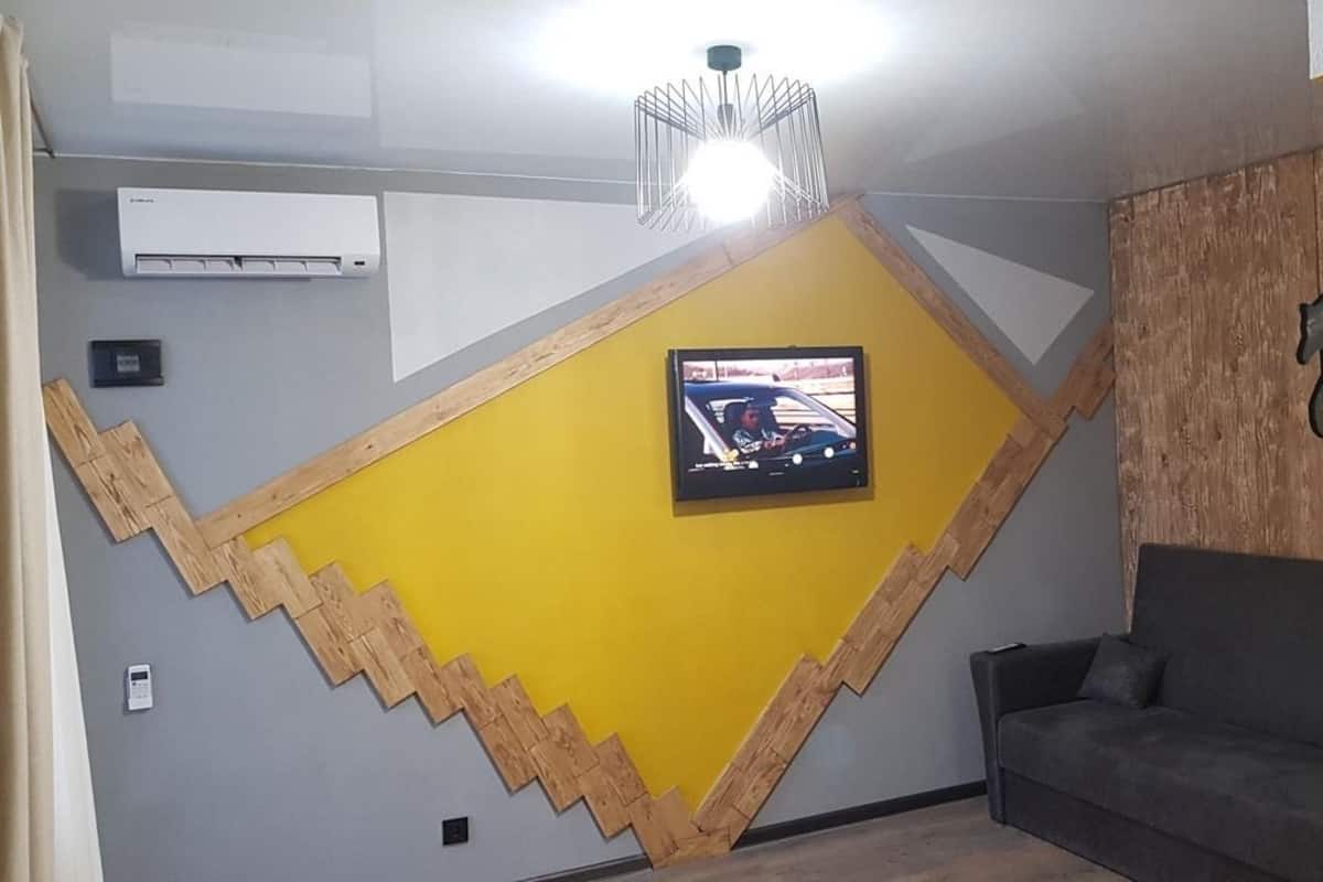 Family Room | Desk, blackout drapes, soundproofing, WiFi (free)