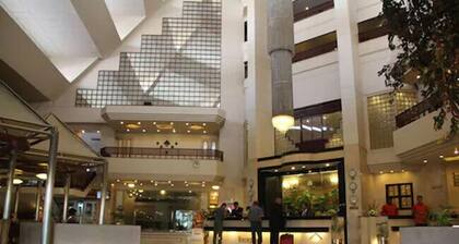 Regent Plaza Hotel & Convention Centre